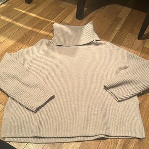 Banana Republic Italian Wool Cashmere Blend cropped turtleneck size s oatmeal